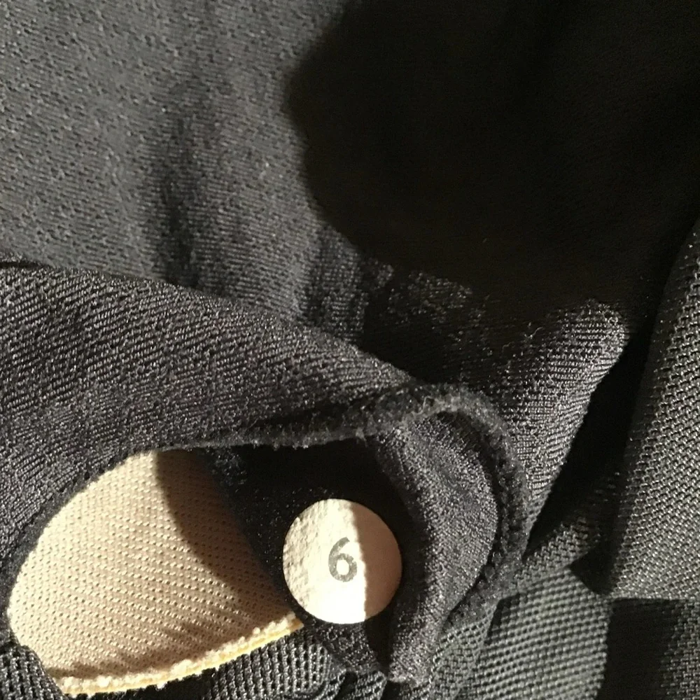 Lululemon Athletica Women’s Tank Top Keyhole Racerback Gray/White Stripe - Picture 9 of 9